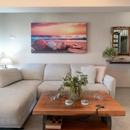 September15 Suites, Lefkada-episkopos Сasa de vacaciones Nikiana